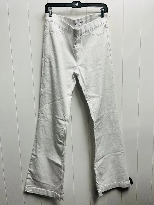 Men's Jeans with Functional PocketsJeans Boot Cut By Clothes Mentor In White, Size: Xl Men's Jeans with Functional PocketsJeans Boot Cut By Clothes Mentor In White, Size: Xl