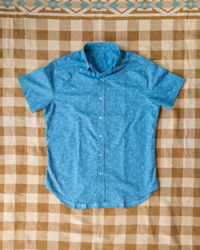 Men's Oxford Shirts for a Preppy StyleOutfield Print Short Sleeve Shirt